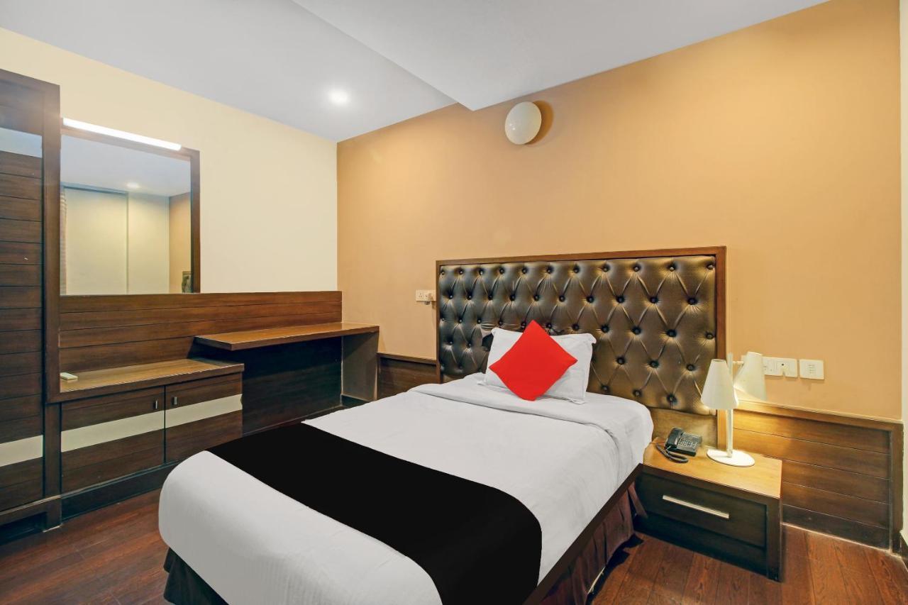Collection O 82357 Hotel Surabhi Pride Trimulgherry Exteriör bild