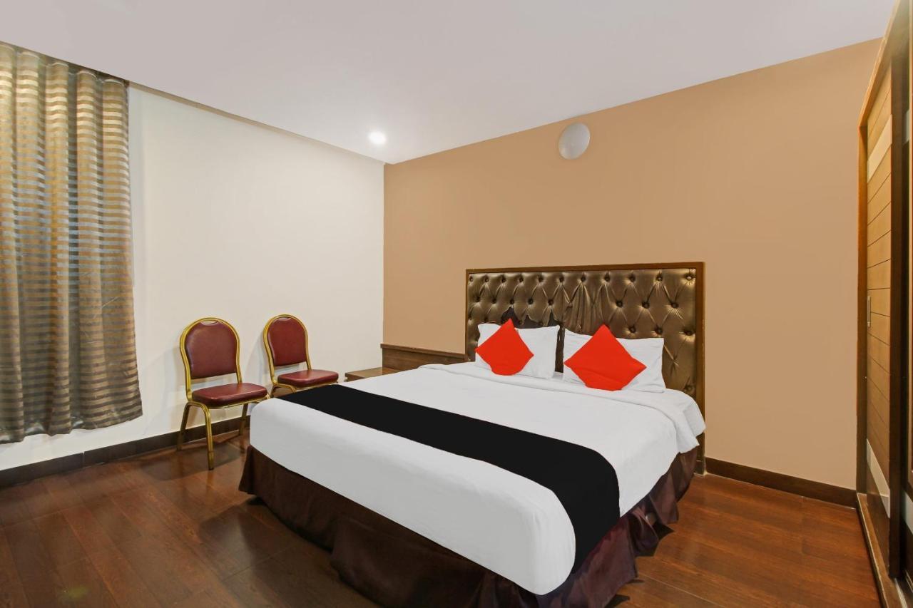 Collection O 82357 Hotel Surabhi Pride Trimulgherry Exteriör bild