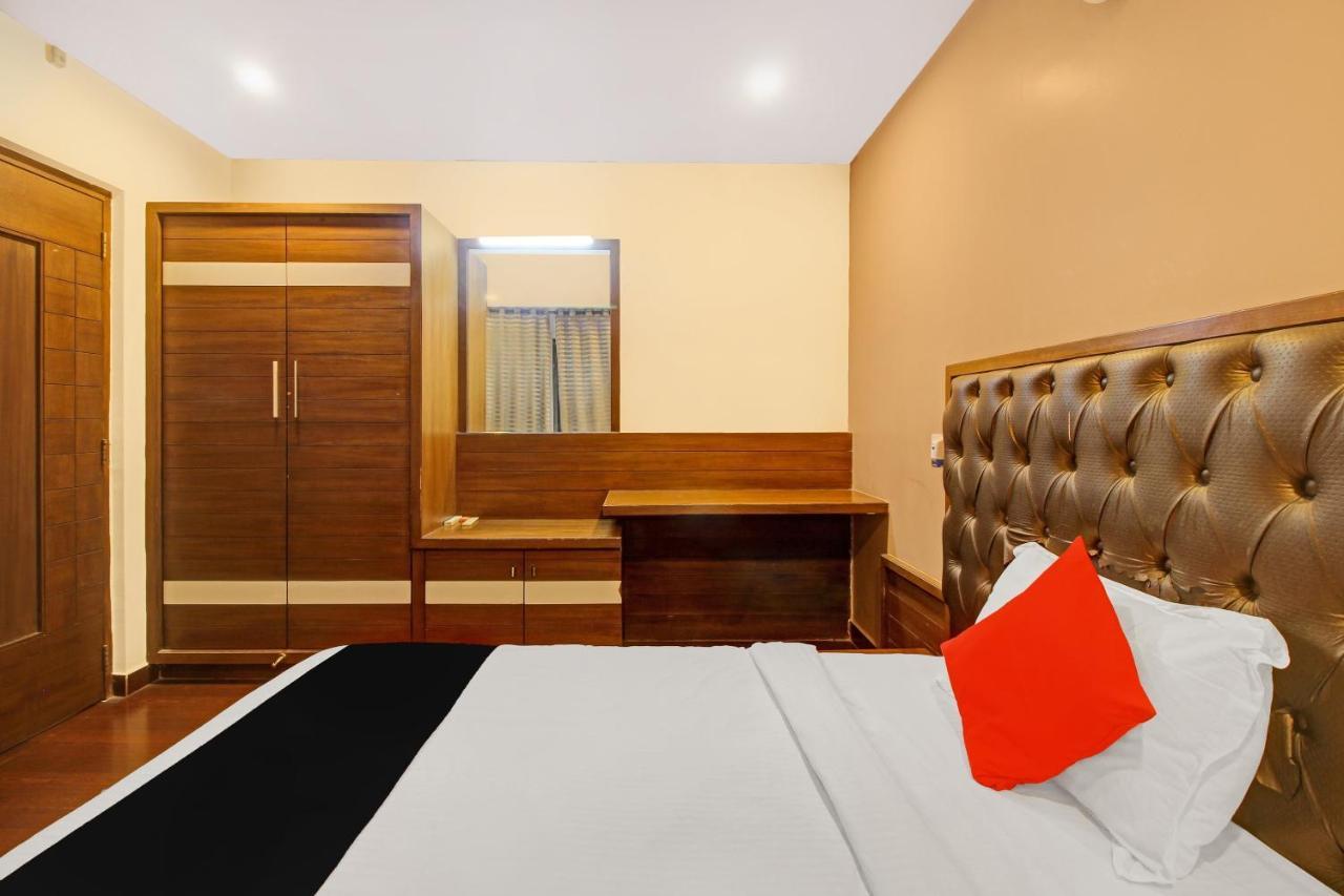 Collection O 82357 Hotel Surabhi Pride Trimulgherry Exteriör bild