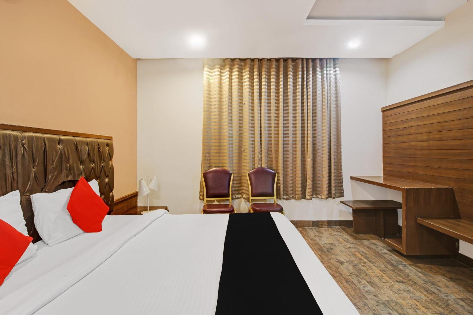 Collection O 82357 Hotel Surabhi Pride Trimulgherry Exteriör bild