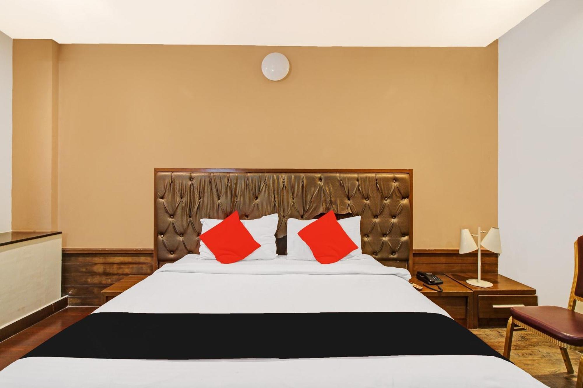 Collection O 82357 Hotel Surabhi Pride Trimulgherry Exteriör bild