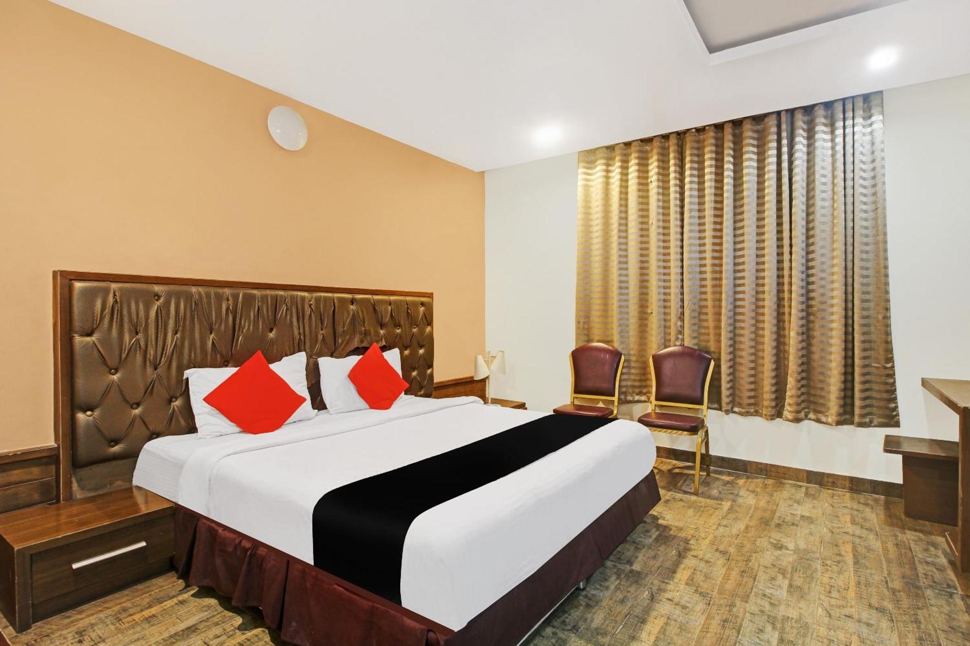 Collection O 82357 Hotel Surabhi Pride Trimulgherry Exteriör bild