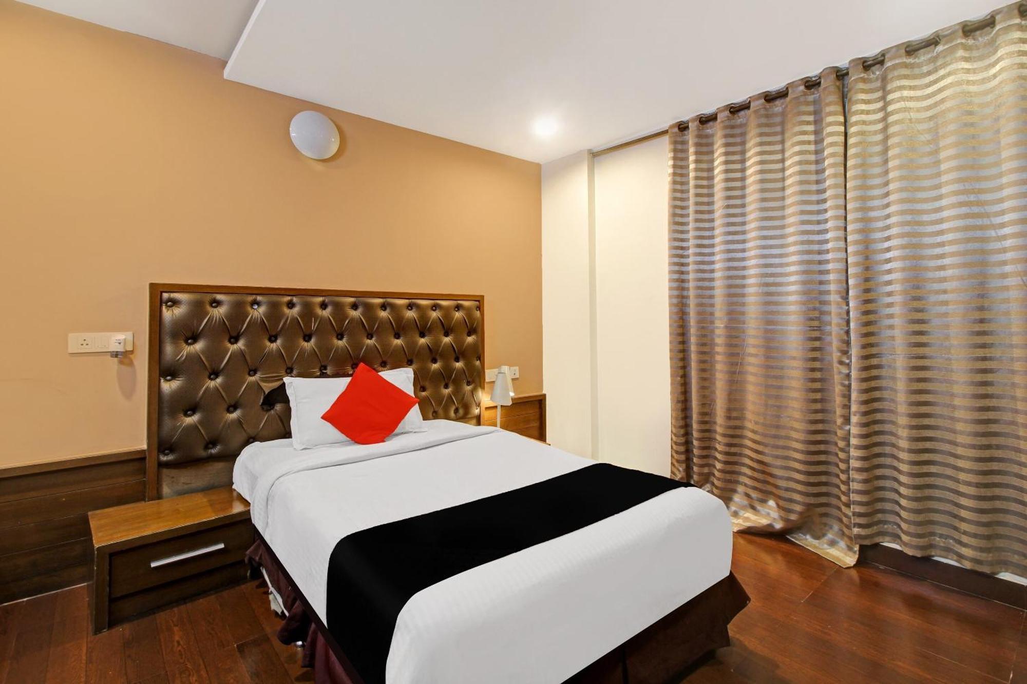 Collection O 82357 Hotel Surabhi Pride Trimulgherry Exteriör bild