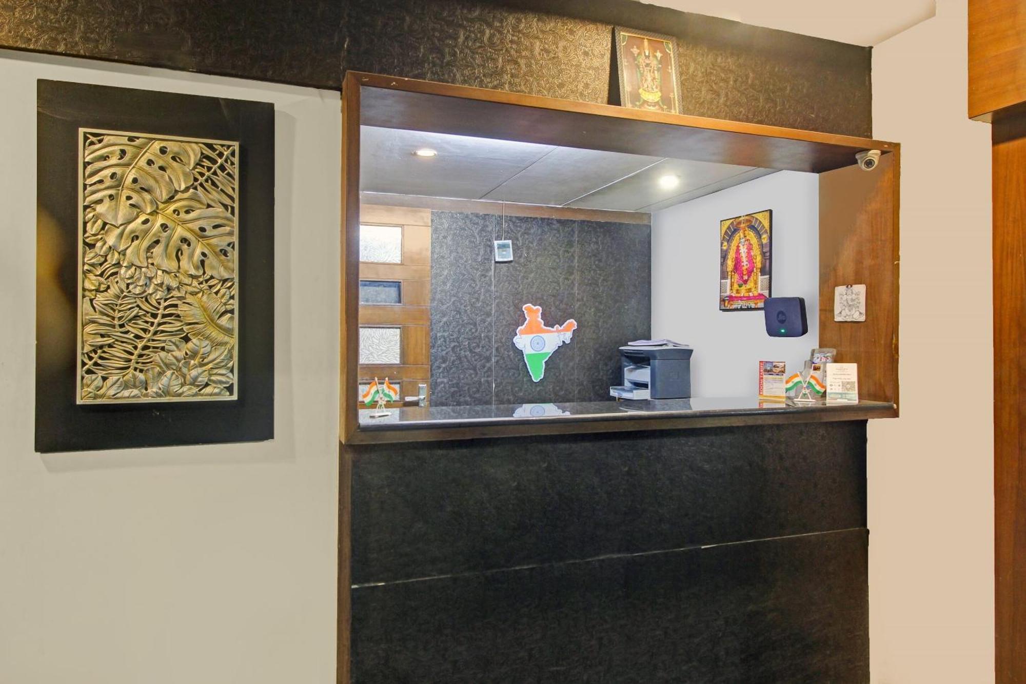 Collection O 82357 Hotel Surabhi Pride Trimulgherry Exteriör bild